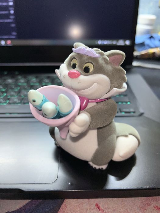 Котик miniso fluffy cat фигурка