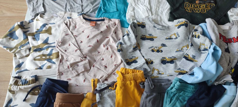 Лот детски дрехи 110 -116 блузи и панталони -H&M,Zara,lupilu и д-р.