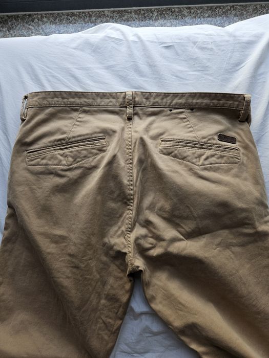 Hugo Boss pantaloni M