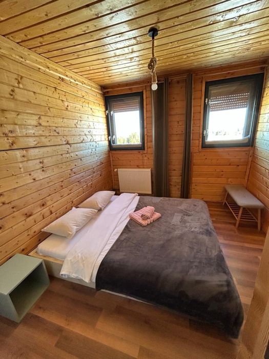 Cabana de închiriat  cu ciubar la munte in Bălcești Belis