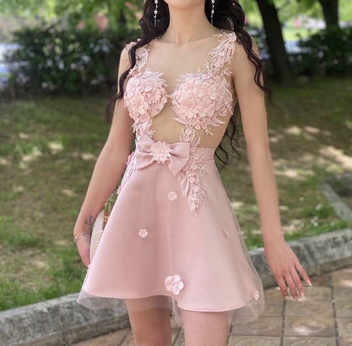 Къса розова  бутикова рокля уникална носена само веднъж хс размер