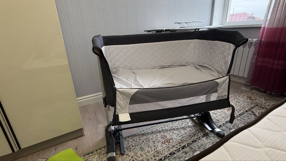 Детская кроватка - манеж