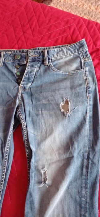 Мъжки скъсани дънки