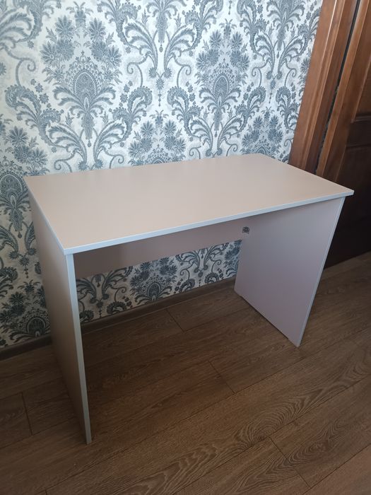 Стол компьютерный (парта)