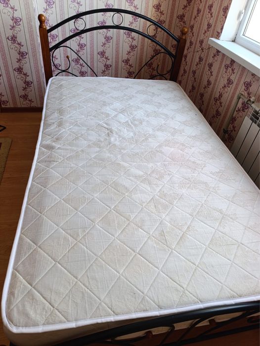Кровать спальная . 120*200см