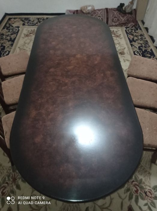 Stol va stul sotiladi.