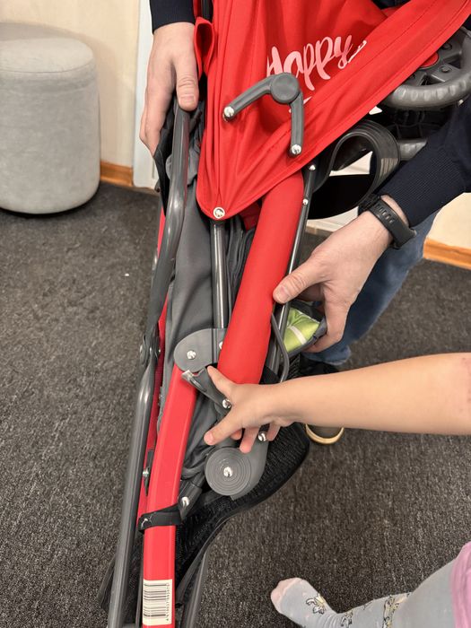 Продам легкую коляску трость