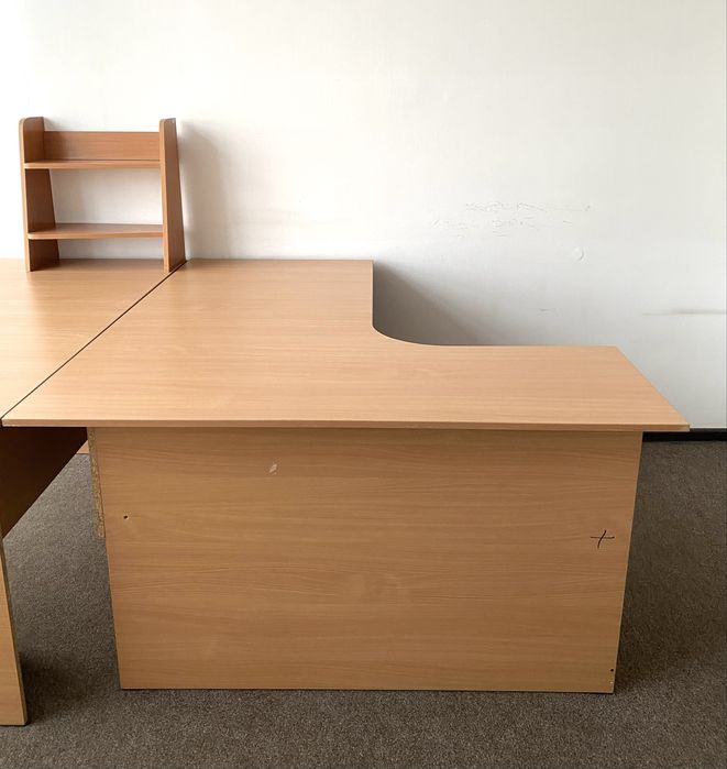 Деревянные столы,тумбочка