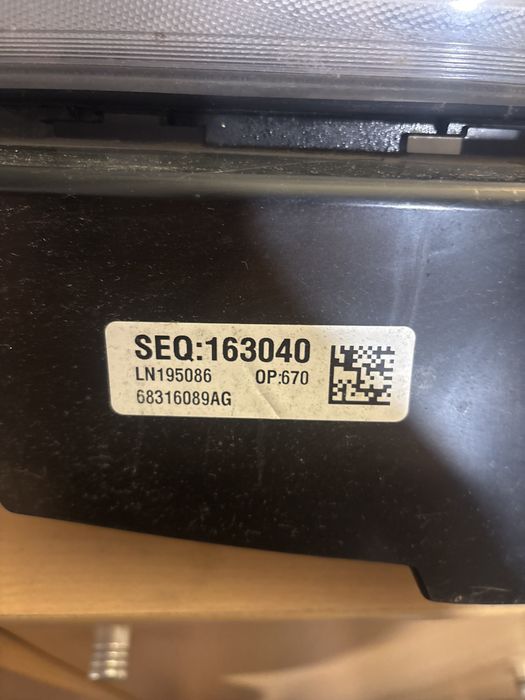 Фар Dodge Ram 1500 19-23