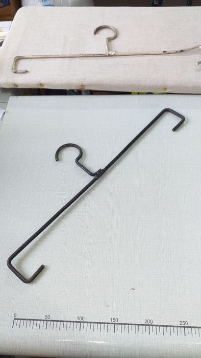 Продам железные вешалки