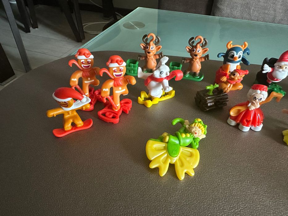 Коледни фигурки Kinder
