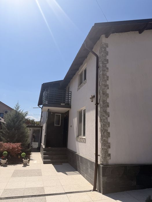 Casa de vanzare lumina constanta