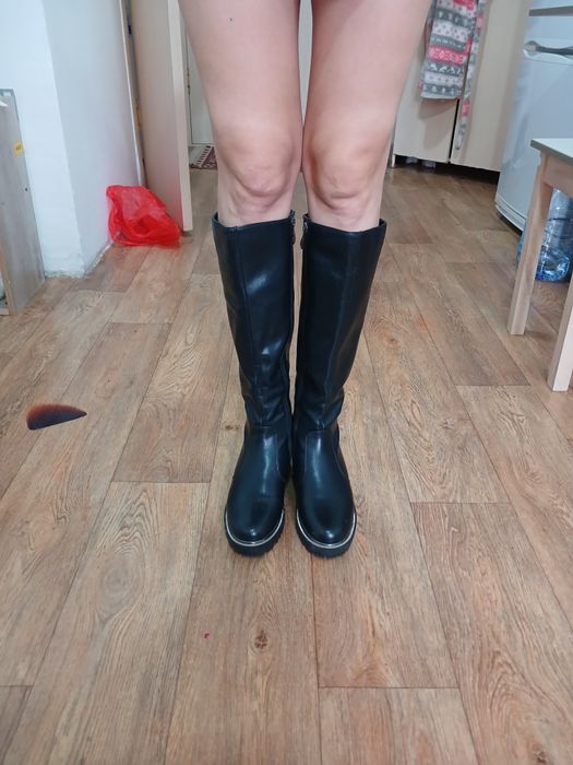 Продам женские сапги