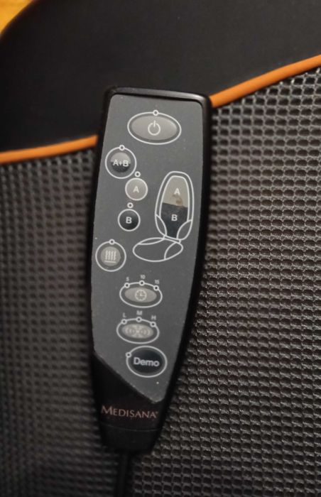 Husa Scaun cu masaj si incalzire Shiatsu Medsana