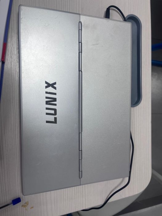 ноутбук почти новый 5 месяцов использ