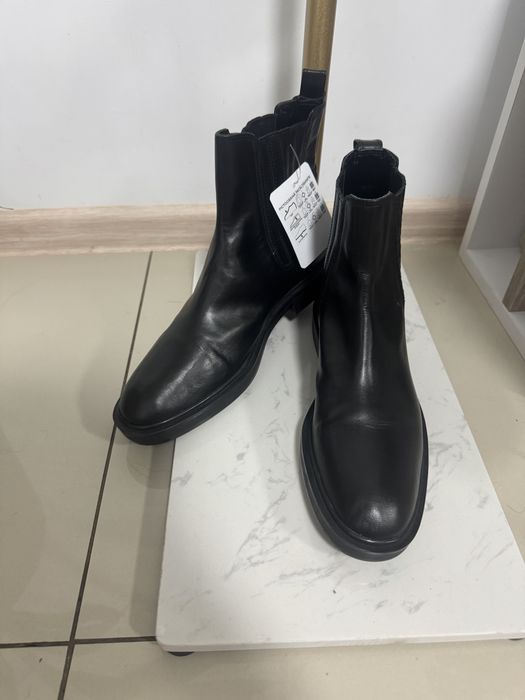 Botine / ghete fără toc model Chelsea piele naturală Zara mărimea 40