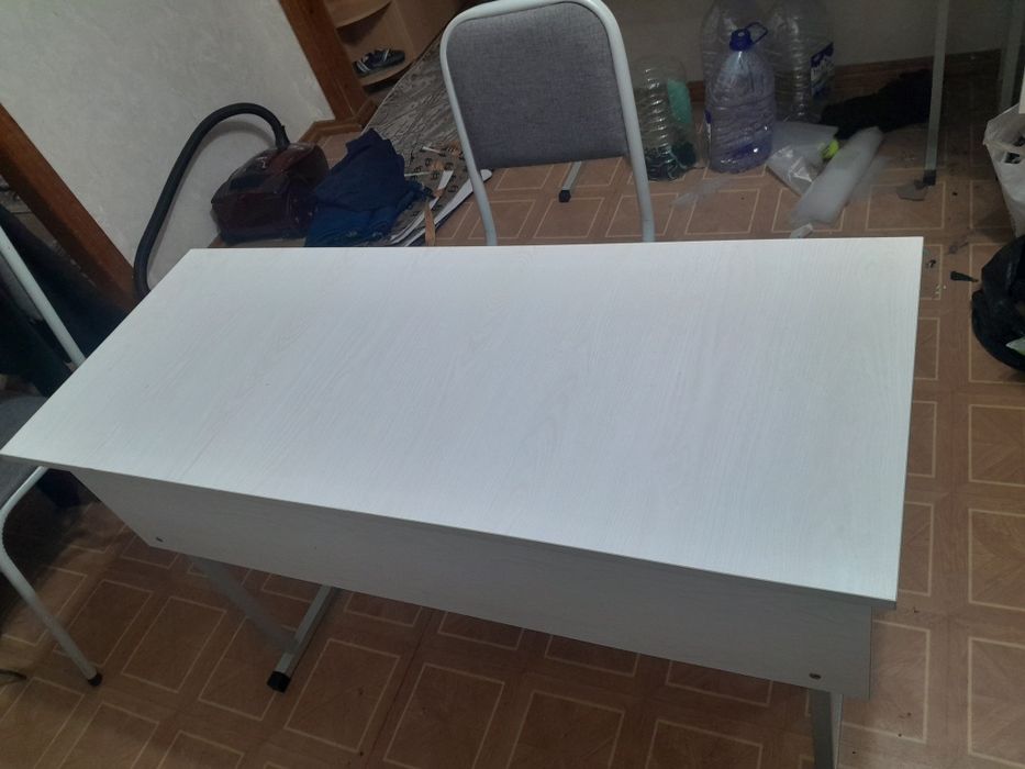 Парта стул сотилади