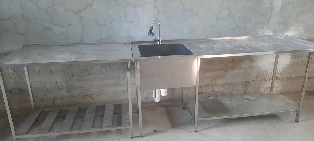 Мойка Стол сотилади.