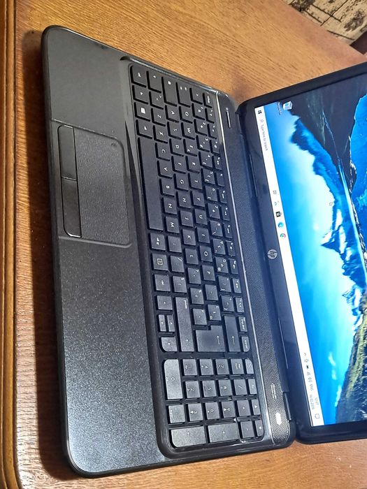 Vand laptop HP Pavilion G6-Intel Core i7-2620M--8GB RAM--SSD 120GB Nou