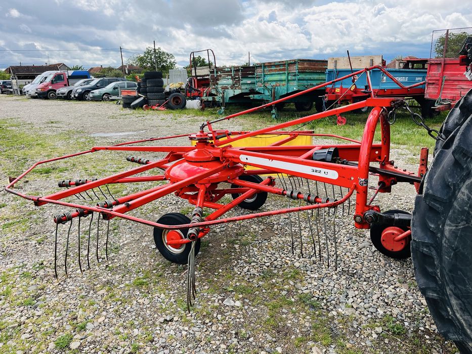 Grebla de adunat tip paiajne, paiangen, fan iarba lucerna paie Pottinger 8 brate 2.70 m latime cu role