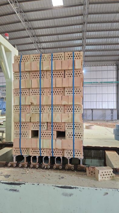 Кирпич Бадамкий Оптом поставка вагонами