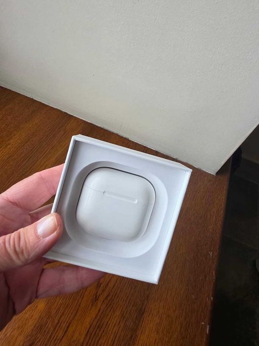 Продам AirPods 3