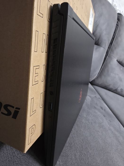 Продавам геймърски лаптоп MSI Thin GF63 12VF – като нов