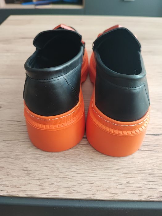 Дамски кожени обувки