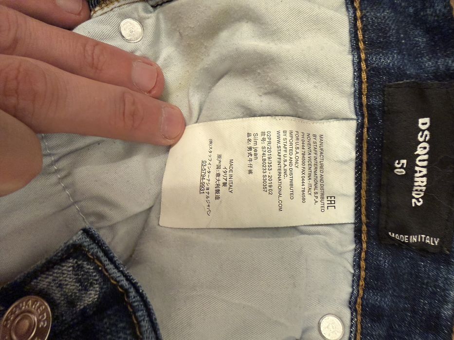 Vand blugi/panataloni scurti Dsquared2 impecabili