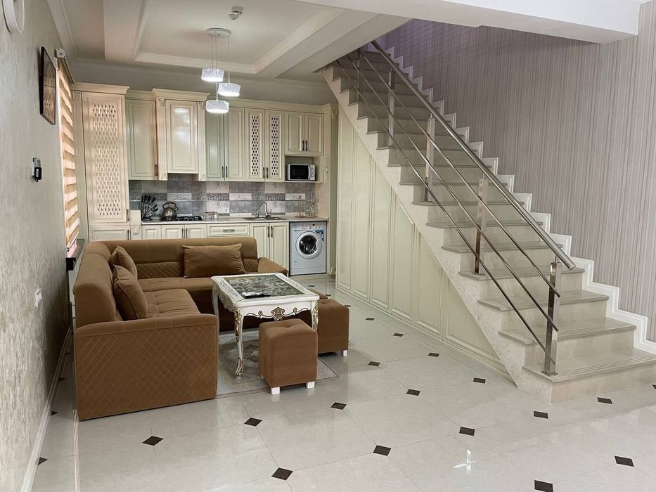 Дом можно под бизнес под Хостел, 5 комнат, 2,2 соток, Худжа Соат