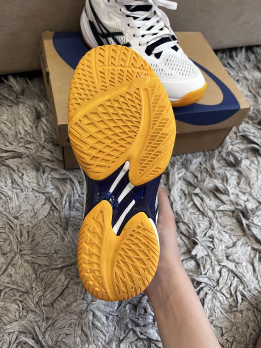 спортивные кроссовки Asics