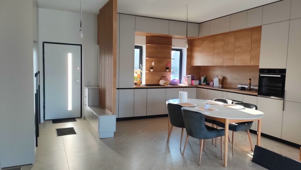 Casa noua de vânzare 3 camere Bujoreni mobilata utilata nou