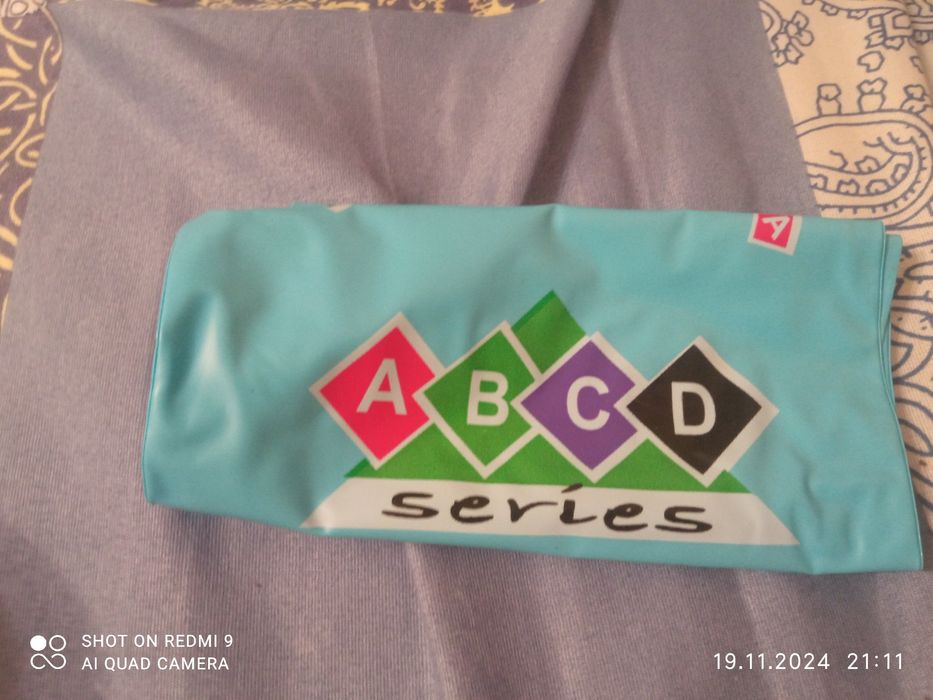 Продам  нарукавники для плаванья