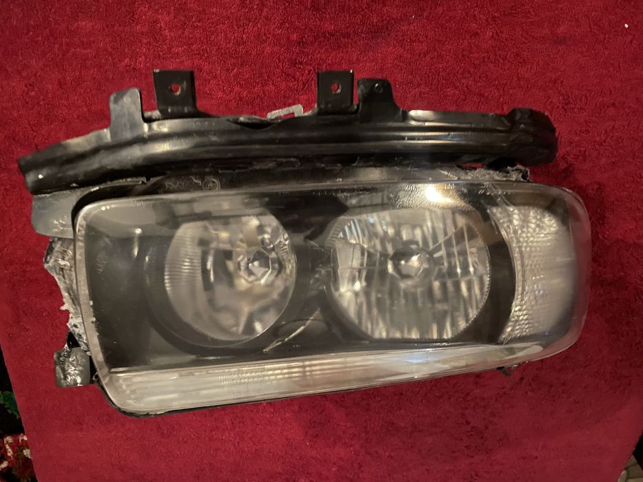 Фар Субару Форестер