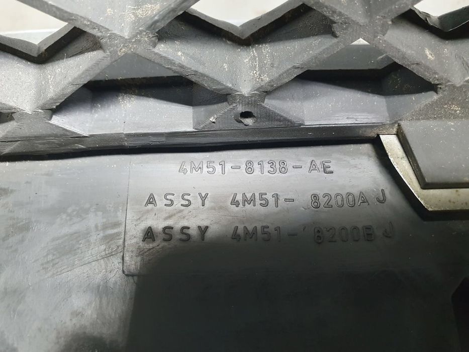 Grila bara fata 4m51-8138-ae Ford Focus 2 (facelift) (2008 - 2011)
