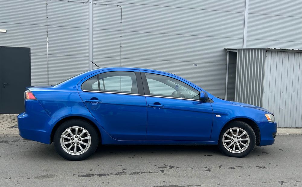 Vând Mitsubishi Lancer
