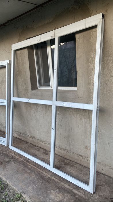 Пластиковые витражи со стеклом