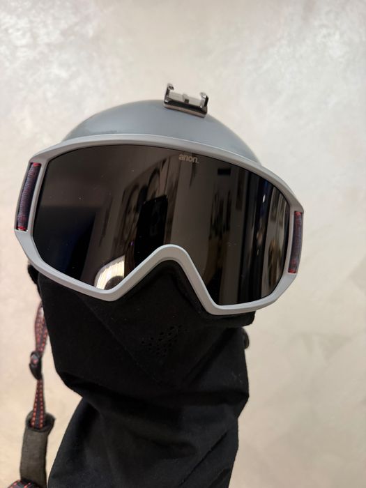Casca schi/snowboard ANON+ ochelari si cagula Bonus