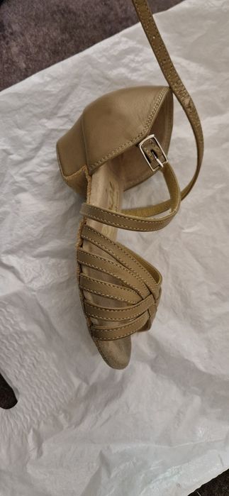 Туфли на больные танцы