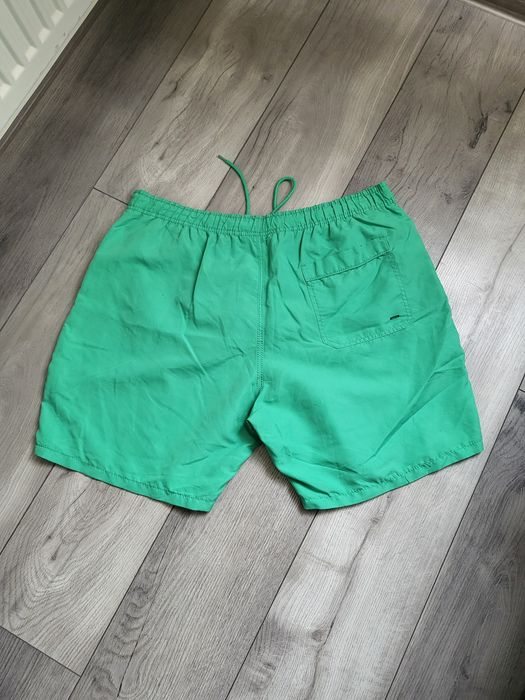 Vand pantaloni scurti