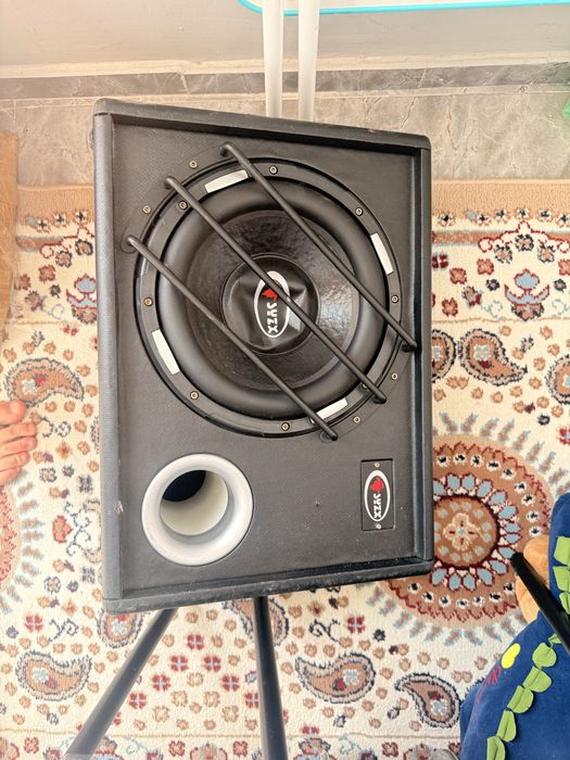 Продам сабвуфер Syzx