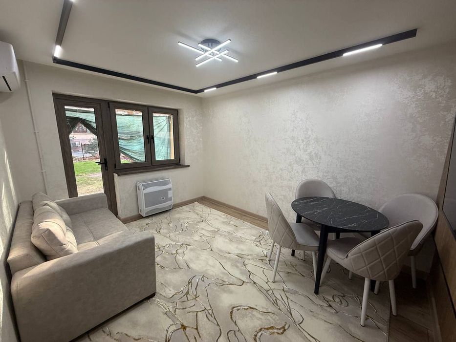 Срочно сдается двухкомнатная квартира совсем удобствами