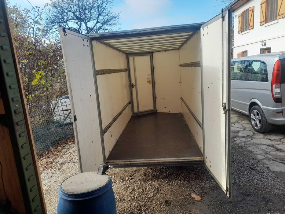 Затворено Ремарке 2700кг. Ифор Уилямс Iford Williams.
Модел BV105G