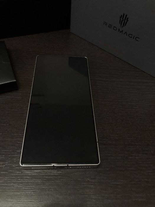 Vând Nubia RedMagic 11S pro