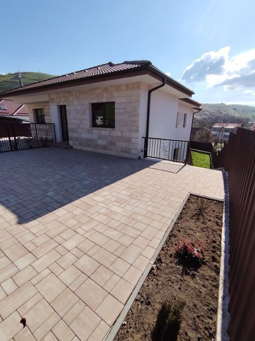 Casă tip duplex in Tauti, Floresti