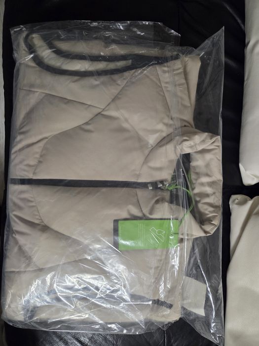 Продавам чисто нов елек BOSS GREEN размер L