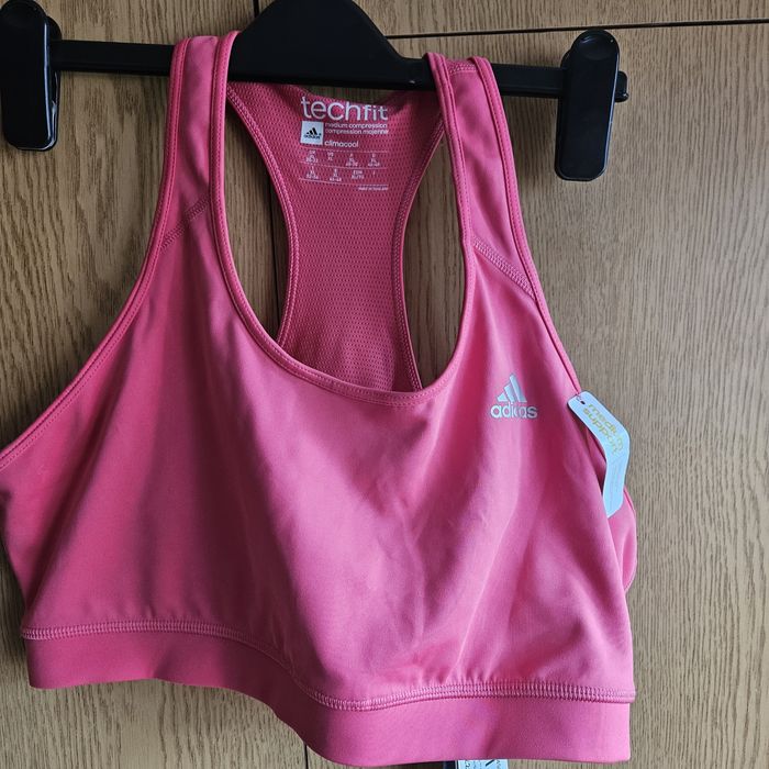 Чисто ново оригинално бюстие adidas, xl