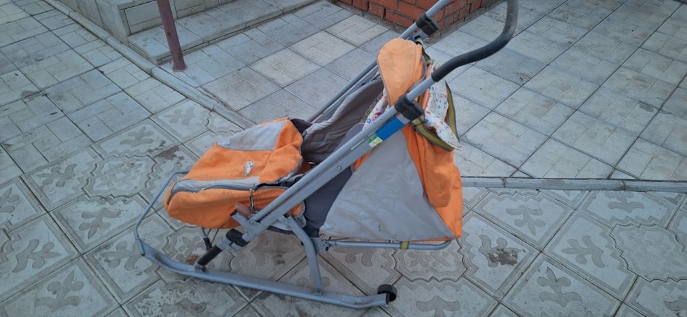 Продам санки недорого. Цена 2ттенге.