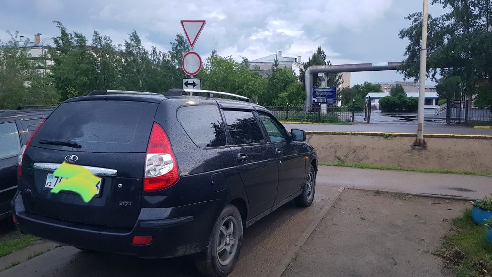 Продам приора универсал