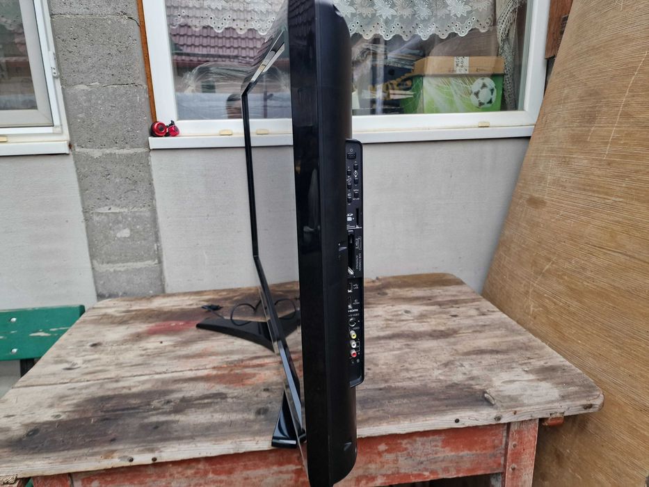 TV Toshiba 42XV635D, diagonala 106 cm